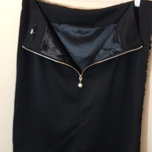 Max Black & Gold Embroidered Overlay Skirt Size XL - Picture 7 of 12